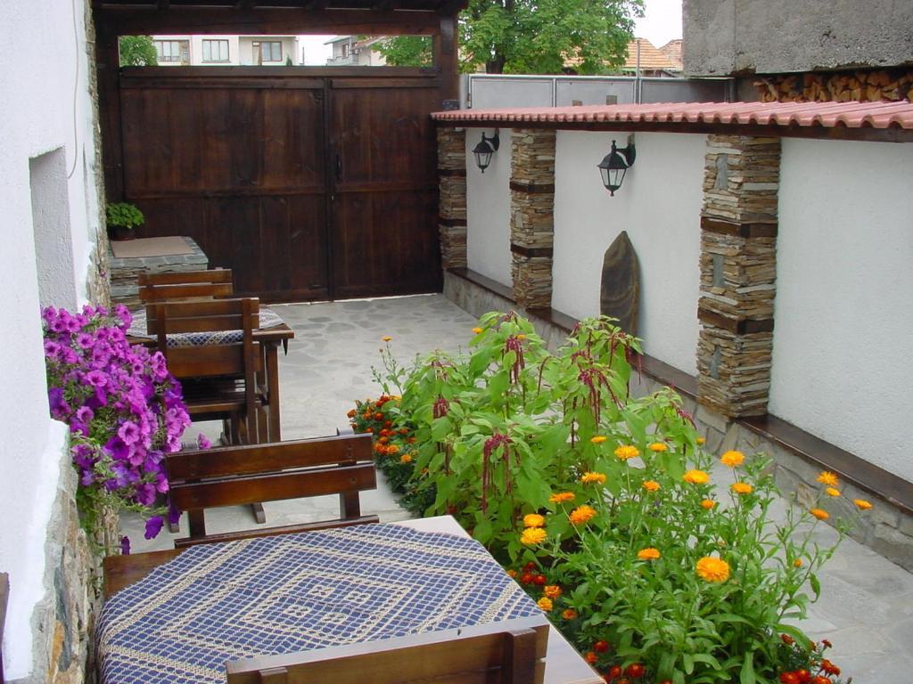 Guest House Voyno Dobrinischte Exterior foto