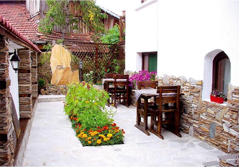 Guest House Voyno Dobrinischte Exterior foto